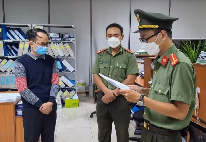 Bat mot can bo So LD,TB&XH Da Nang nhan hoi lo