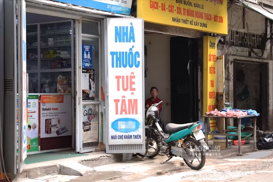 Nguoi dan o cac vung cam Ha Noi khong deo khau trang, lo la phong dich-Hinh-2