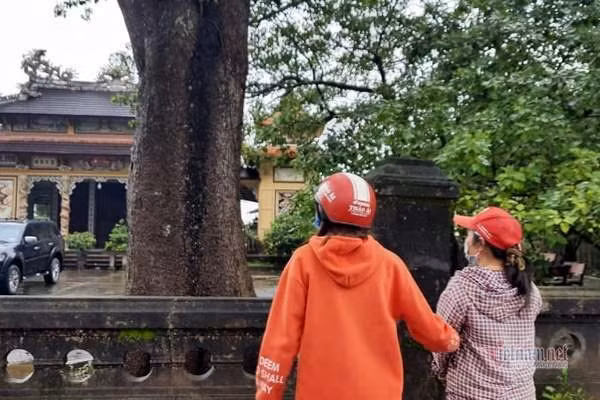 Ngày 27/10/2017, Ban trị sự GHPGVN tỉnh Quảng Trị đã buộc đại đức Thích Trí Hộ bàn giao việc quản lý niệm Phật đường Dương Lệ Đông cho Ban hộ tự và rời khỏi trú xứ Dương Lệ Đông, đồng thời phải sám hối. Sau đó, đại đức Thích Trí Hộ đã có chút tiến bộ nhưng không đáng kể. 