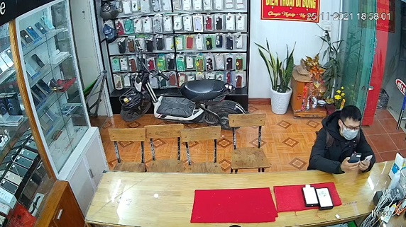 Hai Duong: Ke cuop giat bi bat khi dang ban iPhone 13 Pro-Hinh-2