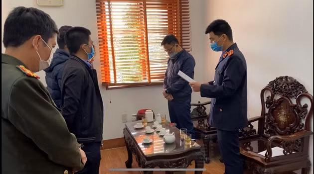 Bo lot toi pham, pho CA huyen Vu Thu tra gia the nao?