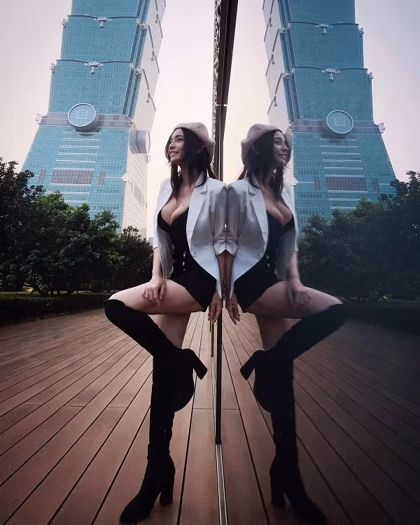 Nhận nhiều nhận xét tiêu cực song không vì thế mà Angela Kuo bận tâm. Cô nàng vẫn kiên trì theo đuổi gu thời trang gợi cảm.