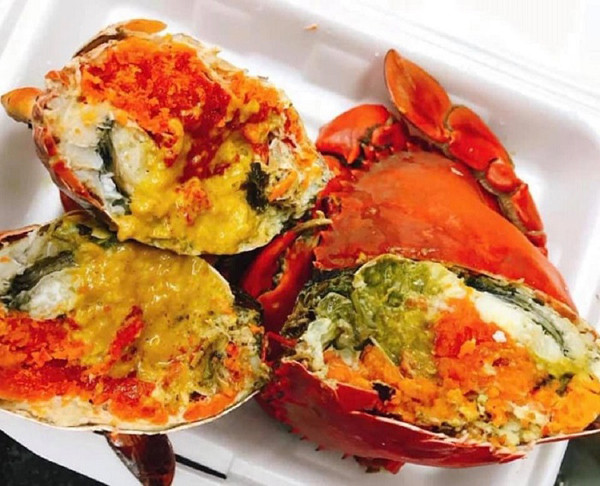 Gạch cua chứa nhiều cholesterol, do vậy người mắc chứng rối loạn mỡ máu, tăng cholesterol máu nên hạn chế.