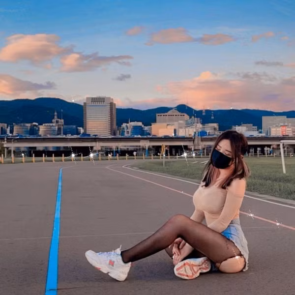  Hotgirl Janie Lin (Đài Loan) là cái tên không mấy xa lạ với những người dùng mạng xã hội. Cô nàng hoạt động với vai trò họa sĩ vẽ tranh minh họa (nickname Nê Nê Học Tỷ). (Ảnh: IGNV)