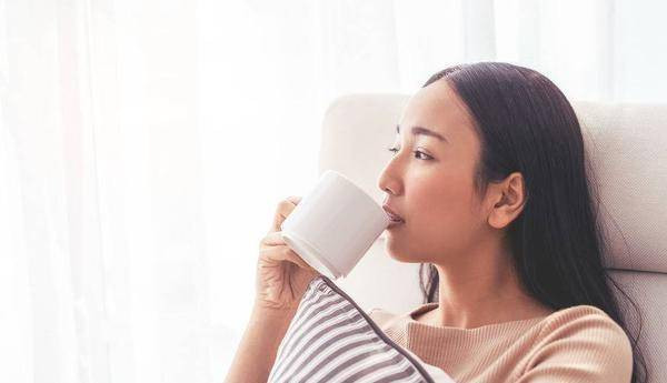 Ngoài ra, phụ nữ cũng nên chú ý giữ tâm trạng ổn định, tâm thái an yên, không nên quá xúc động hoặc gây áp lực tâm lý quá lớn cho bản thân.