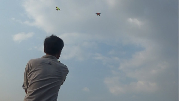 Tăng khả năng tập trung. Thả diều không chỉ gồm những vận động cơ bắp đơn thuần. Người chơi sẽ phải tập trung đoán hướng gió, điều chỉnh tốc độ phù hợp mới có thể đưa diều lên cao. Ngay cả khi diều căng gió, người chơi vẫn cần điều chỉnh giúp diều cân bằng. Điều này giúp tăng cường khả năng tập trung rất tốt.