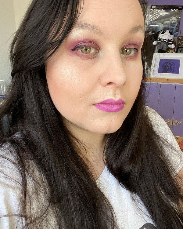 Cô mong tất cả phụ nữ, dù sở hữu khuôn ngực quá nhỏ hay ngoại cỡ cũng không vì thế mà đánh mất niềm tin vào cuộc sống, mặc cảm không dám đối diện.