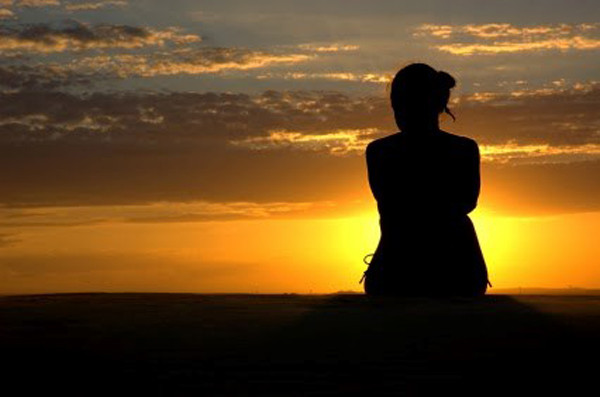 So với phụ nữ, nam giới thường sống lý trí hơn. Điều này thực sự cần thiết khi phụ nữ mắc sai lầm. Ngoài việc vỗ về họ vượt qua nỗi sợ, dằn vặt trong lòng, sự tỉnh táo của nam giới còn giúp phụ nữ đánh giá sự việc. Từ đó, đưa ra lời khuyên đúng đắn, giúp phụ nữ nương vào để hành xử hợp lý.