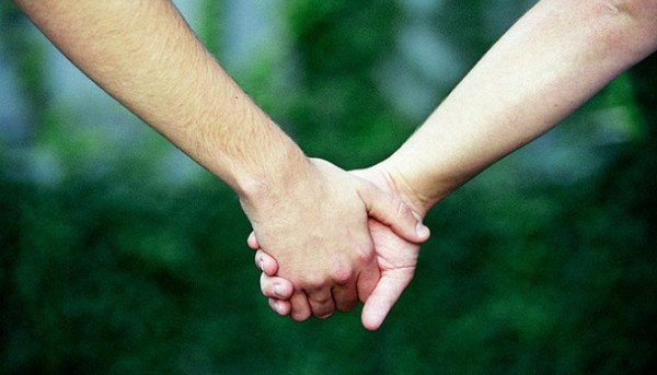 Nếu bỏ lỡ thời điểm phụ nữ cần đàn ông, bạn sẽ khiến phụ nữ chìm sâu vào những suy nghĩ quẩn quanh. Thường xuyên vắng mặt khi chị em cần sẽ khiến họ dần dần không coi bạn là điểm tựa tâm lý, tự tìm cho mình một chỗ dựa mới vững chắc, giúp họ vượt qua giai đoạn khó khăn.