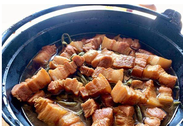 Thịt quá chín. Nhiều người thích ăn thịt hầm vì đậm vị, dễ ăn. Tuy vậy, làm chín thịt ở nhiệt độ cực cao khiến các chất bên trong sẽ phản ứng tạo thành nhóm thơm amin không có lợi.