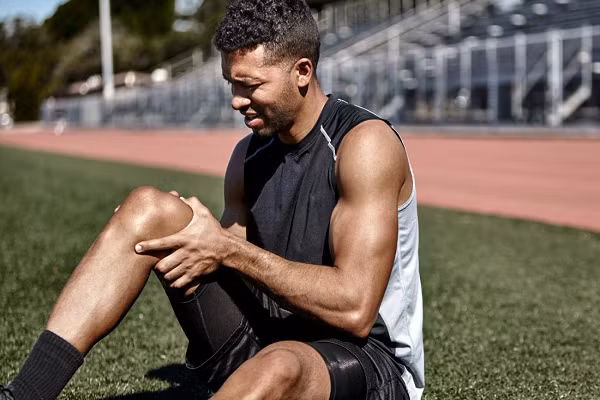 Một số nghiên cứu khác cũng cho thấy bromelain có thể điều trị các chấn thương mô mềm, đặc biệt là đau nhức cơ bắp sau khi tập thể dục và bầm tím, theo một đánh giá năm 2016 được công bố trên Biomedical Reports. (Ảnh: Medicalnewstoday)