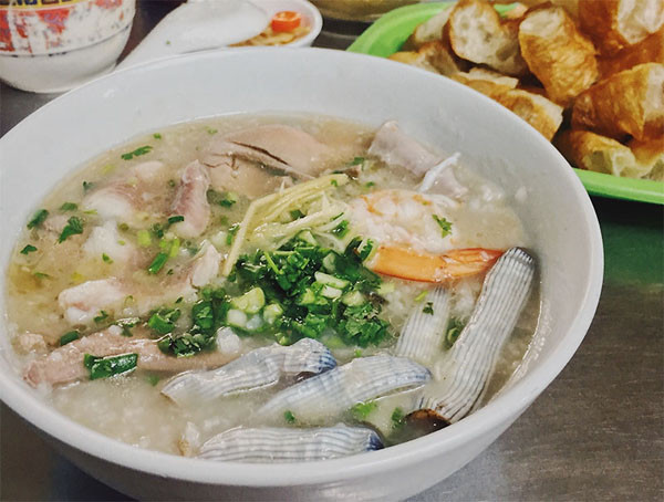 Giá trị dinh dưỡng cao khiến sá sùng được xem là nguyên liệu quý để chế biến món bồi bổ cho sản phụ, trẻ nhỏ.