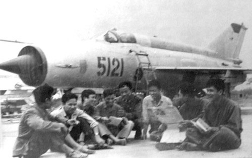 Câu trả lời đó là những chiếc MiG-21MF (F-96) được Liên Xô cung cấp cho KQND Việt Nam vào tháng 12/1971.