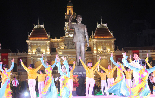 TP HCM to chuc trong the le khanh thanh Tuong dai Bac Ho-Hinh-5