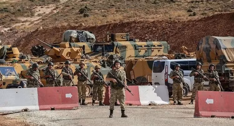 Vào ngày 21/4, một đoàn xe chở các thiết bị quân sự của Quân đội Thổ Nhĩ Kỳ đã đi qua cửa khẩu biên giới Kafr-Lyasin đến tỉnh Idlib và tiến đến công trường xây dựng trạm quan sát tiếp theo trong khu vực tại làng Basames; từ hoạt động của Thổ Nhĩ Kỳ cho thấy, Quân đội nước này chưa có ý định rút quân khỏi tỉnh Idlib của Syria.