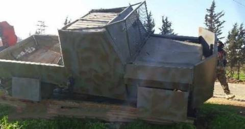 Tại thành phố At-Tabka, các nhóm phiến quân thân Thổ Nhĩ Kỳ đã tìm cách trả thù, một chiếc xe chở quân của lực lượng SDF, đã bị thiết bị nổ tự chế cài ven đường thổi bay, làm ba thành viên SDF thiệt mạng.