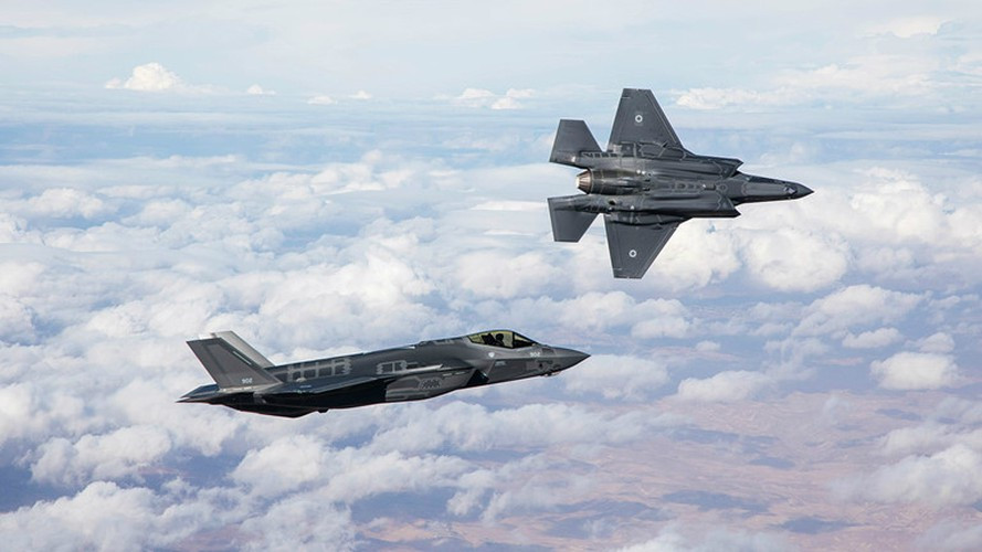 Đối tượng bị tấn công có thể là lực lượng Vệ binh cách mạng Hồi giáo Iran cũng như đồng minh Hezbolla của họ. Ngoài ra có suy đoán cho rằng máy bay Israel không bị tấn công từ xa là do đã có thỏa thuận với Nga về việc tránh xâm phạm lẫn nhau.