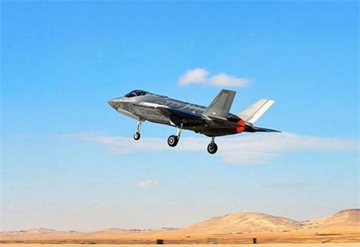 Báo cáo từ hãng thông tấn nhà nước SANA của Syria khẳng định, ít nhất 2 tên lửa phòng không đã được bắn vào máy bay chiến đấu của Israel nhưng không thu về kết quả.