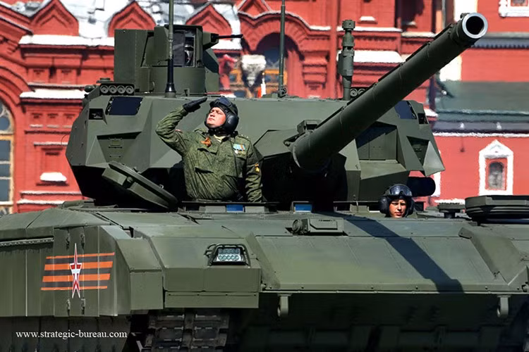 Với tầm bắn xa như trên, T-14 Armata sẽ xuất hiện từ phía chân trời, ngắm bắn thông qua thiết bị quang điện tử hiện đại và tiêu diệt kẻ thù khi đối phương chưa nhận ra sự có mặt của nó.