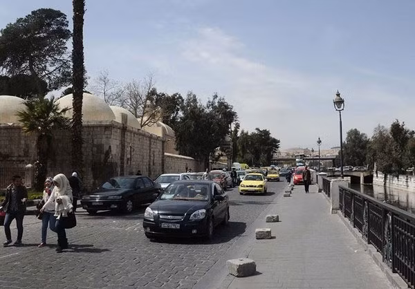 Nét thanh bình trên đường phố Damascus.