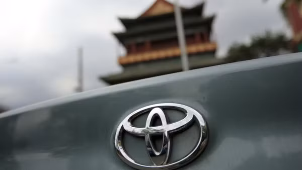 [VX-7] E am, nhieu dai ly Toyota tai Trung Quoc se dong cua