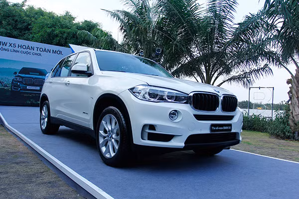 Trong phân khúc crossover hạng sang, BMW X5 đang khuấy đảo thị trường xe Việt