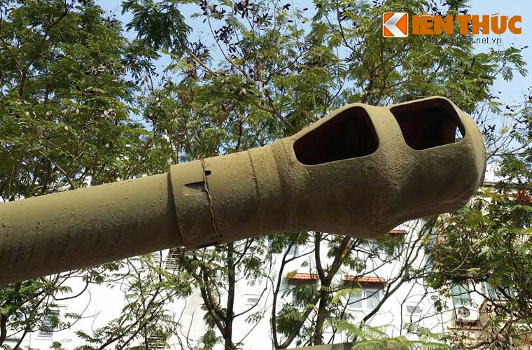 Cận cảnh bộ phận giảm giật đầu nòng.