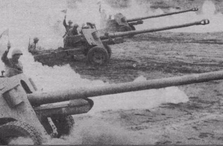 Sau CTTG 2, pháo chống tăng BS-3 100mm tiếp tục được Hồng quân Liên xô sử dụng rộng rãi, đồng thời chuyển giao cho nhiều nước khác, trong đó có Việt Nam. Hiện nay, vẫn còn số lượng lớn BS-3 còn tồn tại trong lực lượng vũ trang một số nước Đông Âu, thuộc Liên Xô (cũ).