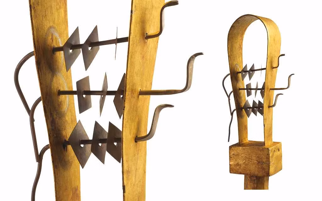 Một cổ vật đặc biệt và gây nhiều tò mò khác được tìm thấy tại nơi yên nghỉ ngàn thu của Tutankhamun đó là nhạc cụ Sistrum.