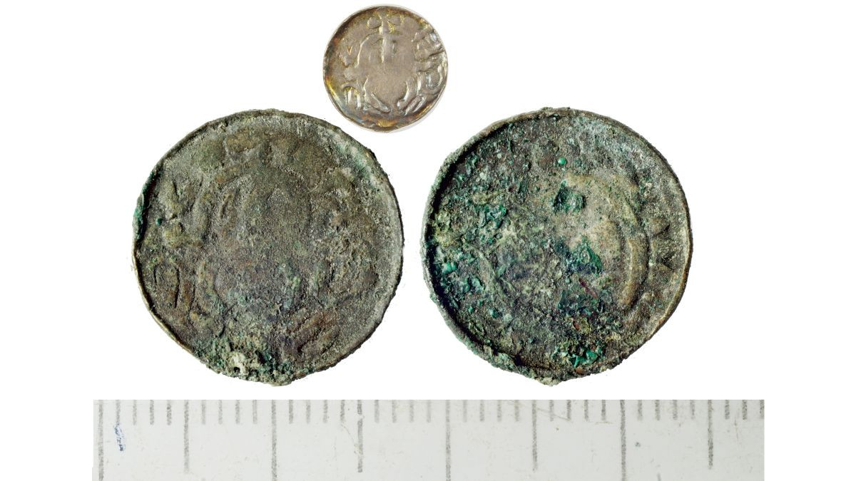 Đồ trang sức bằng vàng rất hiếm ở Ba Lan trong giai đoạn đầu thời kỳ Trung cổ. Vì vậy, các chuyên gia nhận định chiếc nhẫn vàng mới tìm thấy có thể thuộc về triều đại Piast.