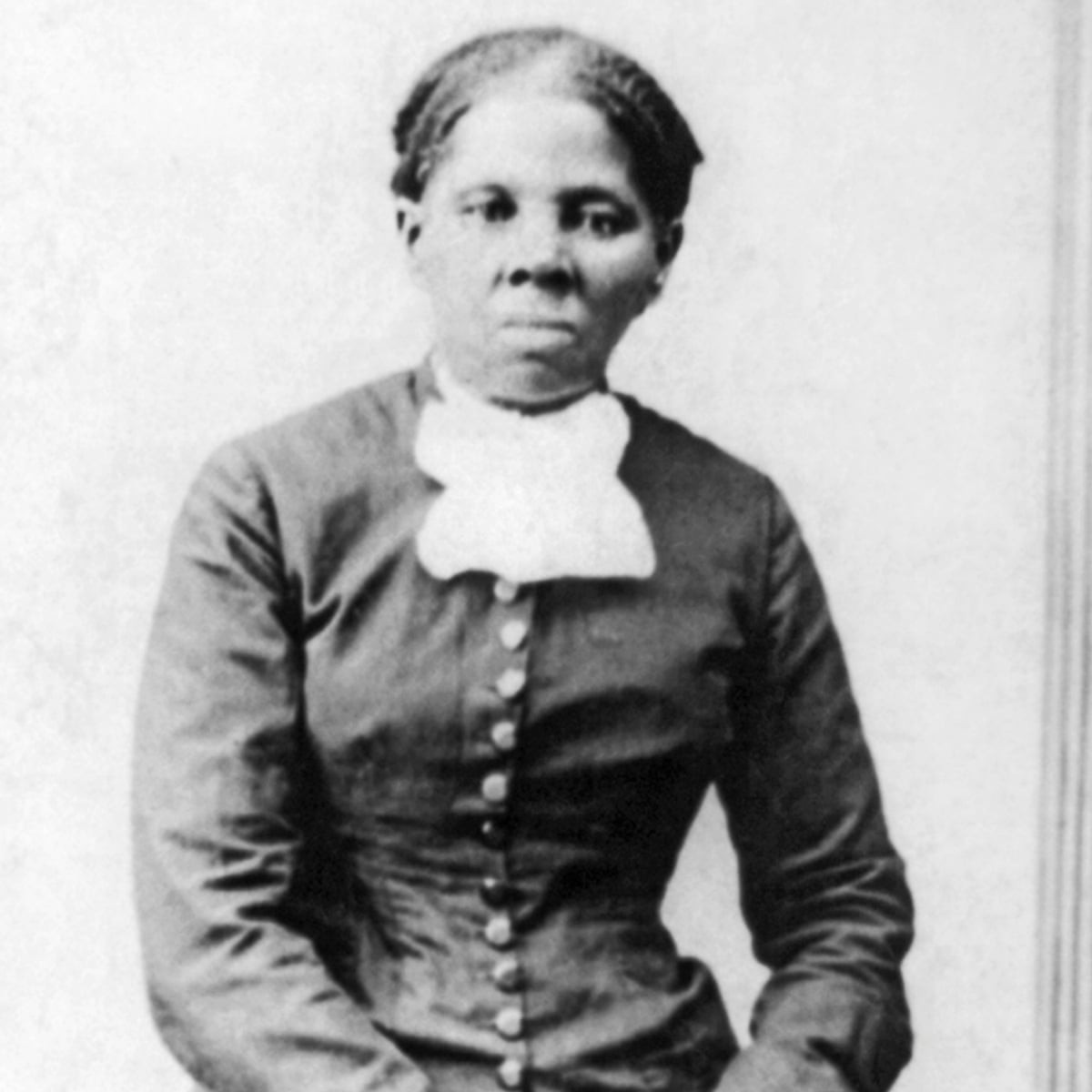 Sau khi chiến tranh kết thúc, bà Tubman đi nhiều thành phố ở bờ đông nước Mỹ để diễn thuyết ủng hộ trao quyền bầu cử cho phụ nữ. Vào năm 1869, bà kết hôn với Nelson Davis. 5 năm sau, vợ chồng bà nhận một bé gái có tên Gertie làm con nuôi.