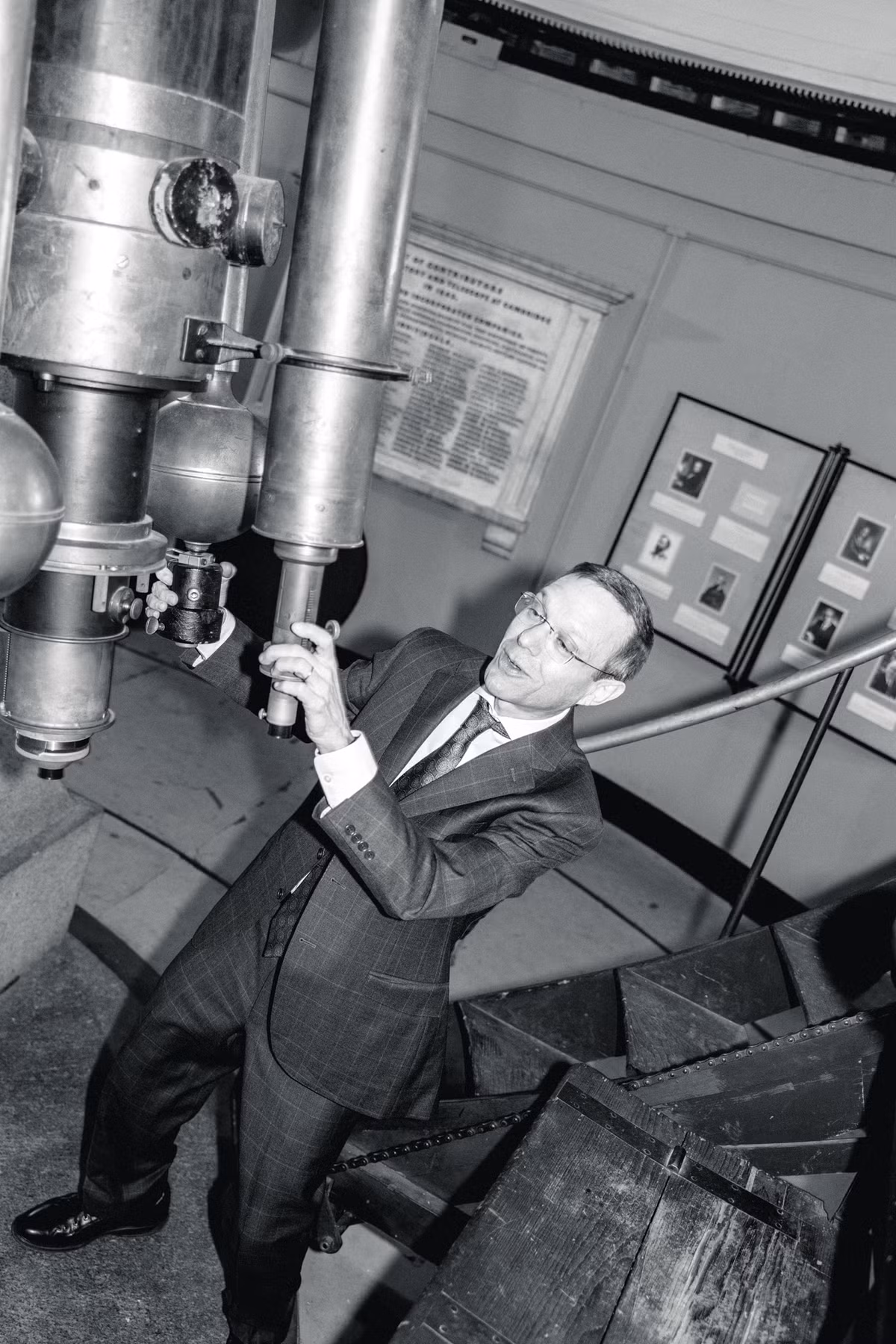 Ông Loeb cho hay hướng đi của vật thể bị lệch so với tính toán của các nhà khoa học. Điều này có nghĩa vật thể lạ của người ngoài hành tinh bị đẩy bởi một lực ngoài trọng lực Mặt Trời.