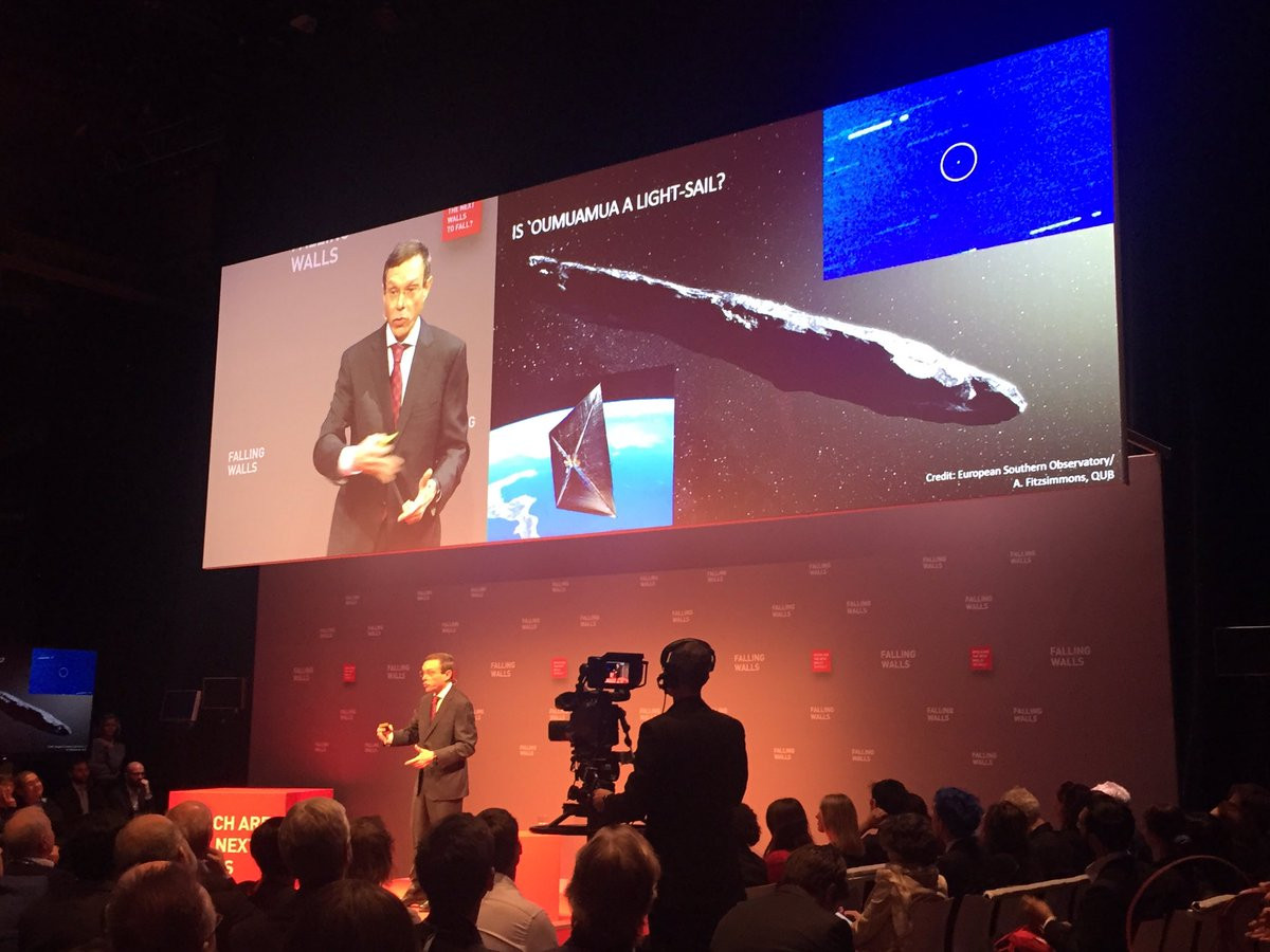 Cơ quan Hàng không Vũ trụ Mỹ (NASA) đặt tên cho vật thể là 1I/2017 U1 'Oumuamua (trong tiếng Hawaii, oumuamua nghĩa là “người đưa tin xa đến trước”).