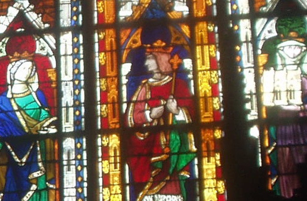 Trong thời gian vua Charles II trị vì đất nước, cuộc Chiến tranh Trăm Năm xảy ra giữa Anh và Pháp. Đây là một trong những cuộc chiến khốc liệt và đẫm máu nhất lịch sử.