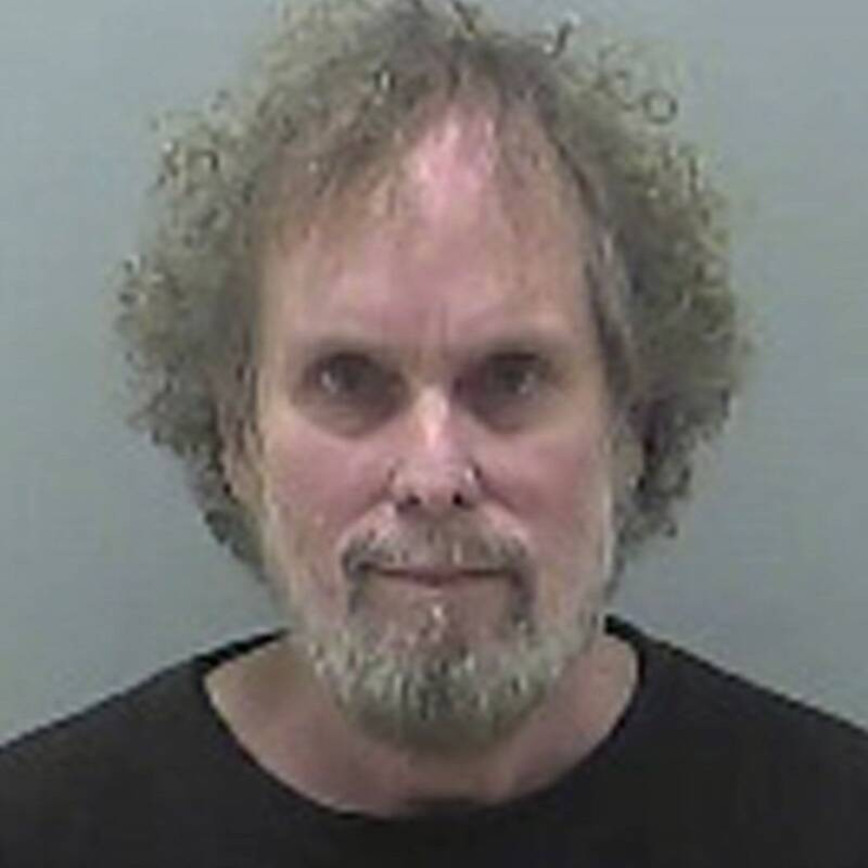 Thậm chí, các nhà đầu tư cáo buộc ông Thompson trục vớt kho báu một cách bí mật, đem bán một phần số vàng tìm được và giữ khoảng 500 đồng vàng từ con tàu đắm S.S. Central America làm của riêng.