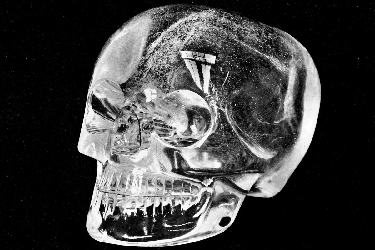 Với độ cứng lớn như vậy, người xưa đã tỉ mỉ tạo ra những chiếc hộp sọ tinh xảo bằng những công cụ, phương pháp nào là câu hỏi mà các nhà khoa học chưa thể lý giải.