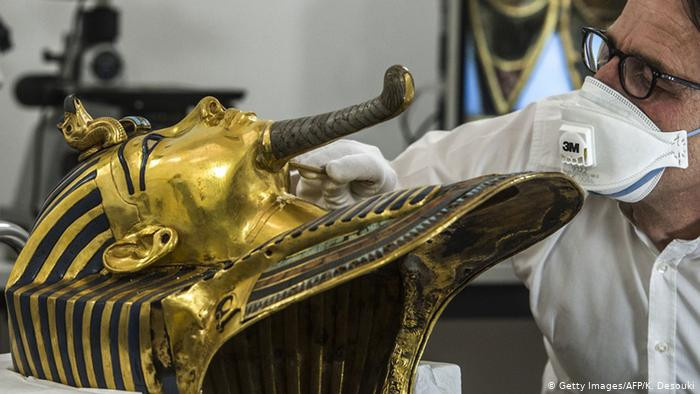 Chu kỳ bán rã của carbon-14 là 5.730 năm. Điều này có nghĩa cứ sau 5.730 năm thì carbon-14 chỉ còn một nửa. Thông qua phương pháp này, các chuyên gia còn có thể biết được các mô hình khí hậu trong quá khứ cũng như người dân khi đó sống như thế nào.