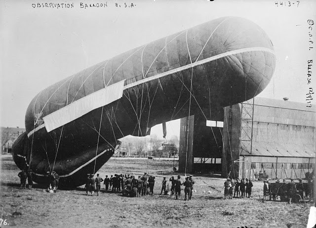 Quân đội Mỹ triển khai một khinh khí cầu quan sát để theo dõi, thu thập thông tin, vị trí của quân địch hồi tháng 12/1917.