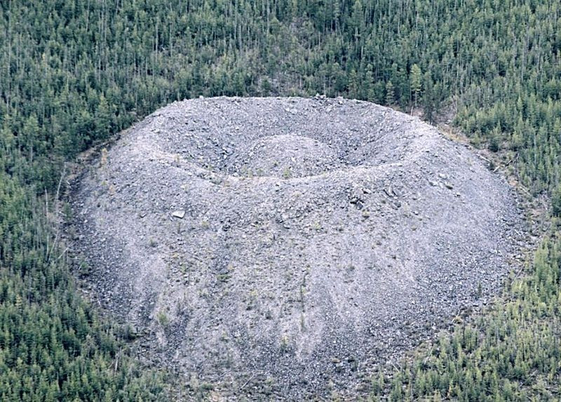 Kể từ khi phát hiện gò đá vôi Patomskiy đến nay, nhiều chuyên gia, nhà khoa học dành nhiều thời gian nghiên cứu để giải mã bí ẩn này.