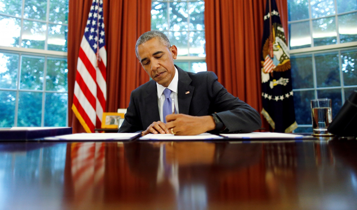 Ông Obama là một trong những Tổng thống Mỹ giành được những giải thưởng danh giá khiến công chúng ngưỡng mộ gồm: giải Grammy năm 2006 và Giải Nobel Hòa bình năm 2009.