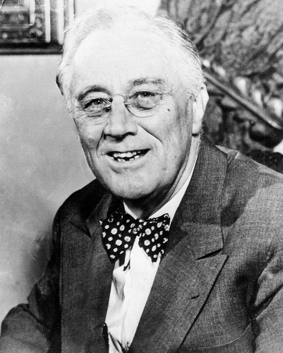 Sở dĩ Tổng thống Roosevelt quyết định tổ chức lễ nhậm chức đơn giản là vì nước Mỹ và các nước trên thế giới bước sang năm thứ 4 của Thế chiến 2. Cuộc chiến khốc liệt này khiến nhiều nước, trong đó có Mỹ chi khoản chiến phí khổng lồ.