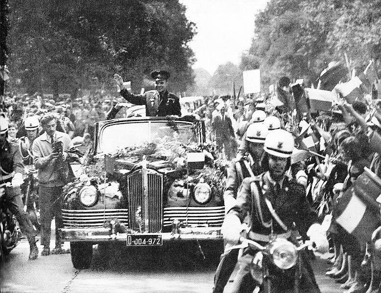 Ngay sau khi nhà du hành vũ trụ Yuri Gagarin hoàn thành sứ mệnh lịch sử trên, tên tuổi của ông được cả thế giới biết đến.