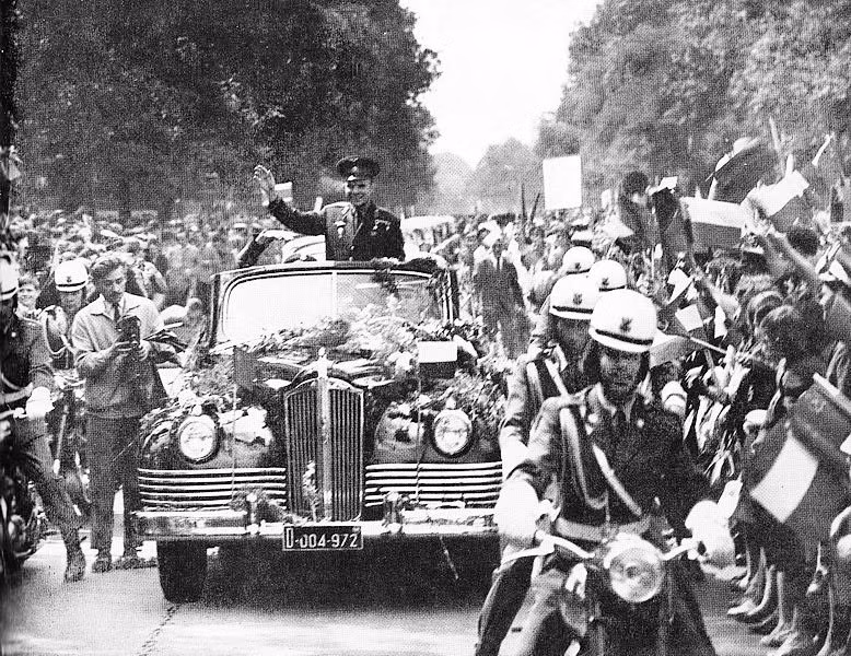 Ngay sau khi nhà du hành vũ trụ Yuri Gagarin hoàn thành sứ mệnh lịch sử trên, tên tuổi của ông được cả thế giới biết đến.