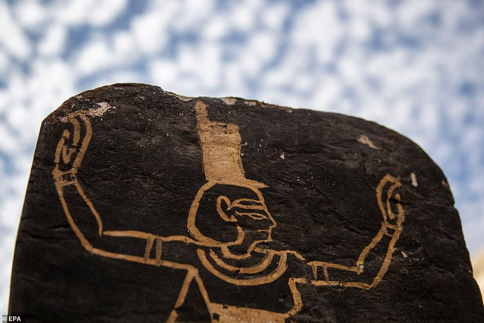 Theo thông báo của Bộ trưởng Cổ vật Ai Cập Zahi Hawass, các nhà khảo cổ có phát hiện quan trọng tại ngôi đền dành cho Nữ hoàng Ai Cập Neit ở phía Nam Cairo.