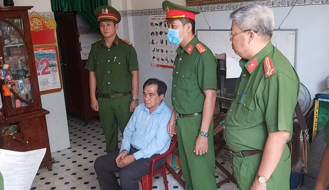 Chanh Van phong So Y te Tien Giang bi bat do nhan hoi lo 20 trieu