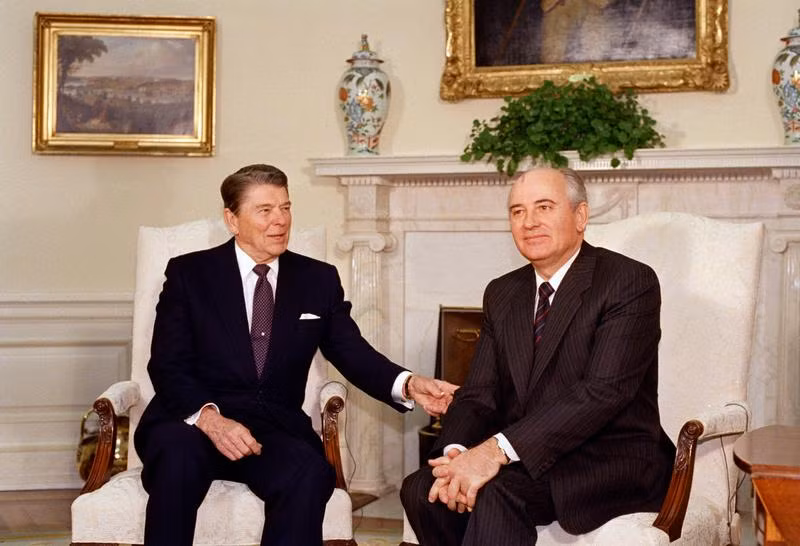 Giới chức Mỹ - Liên Xô cũng nhận thấy cuộc chạy đua vũ trang giữa 2 nước tiếp tục leo thang sẽ khiến hai bên cũng như nhiều nước trên thế giới đối mặt với những hậu quả nghiêm trọng.