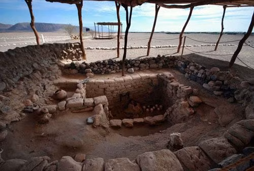 Ông Newkirk nhận được bức thư do một người gửi đến. Trong thư, người này kể rằng gia đình gặp nhiều chuyện kỳ lạ kể từ sau khi người bà đi du lịch và lấy trộm một mẩu xương ngón tay của xác ướp ở khu mộ cổ gần Nazca, Peru vào những năm 1970.