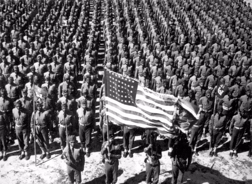 Quyết định tham gia Thế chiến 2 của Mỹ đã làm thay đổi cục diện cuộc chiến này. Trở thành đồng minh với Anh, Pháp, Liên Xô và một số nước khác, Mỹ triển khai quân trên các mặt trận châu Âu, châu Á - Thái Bình Dương trong cuộc chiến chống phe phát xít Đức - Italy - Nhật Bản.