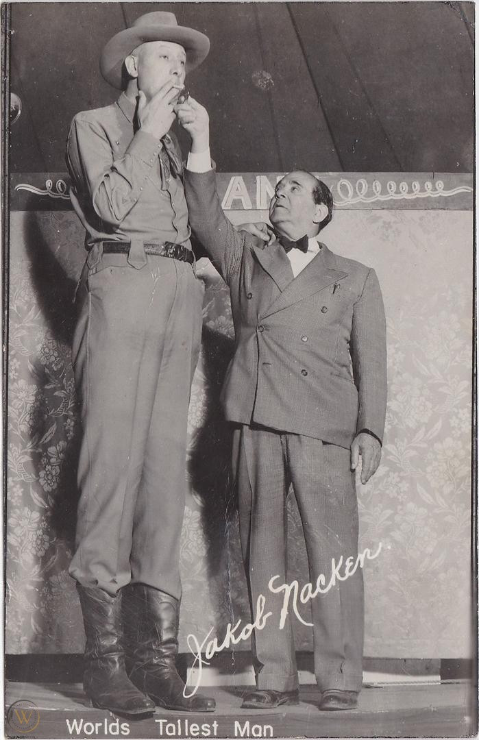 Sau khi bị bắt, Nacken đưa đến trại tù binh chiến tranh ở Anh. Người lính Đức quốc xã này ở đó cho đến khi Thế chiến 2 kết thúc.