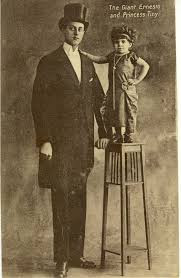 Nacken sống ở Đức cho đến năm 1949. Sau đó, ông cùng vợ di cư đến Mỹ định cư.